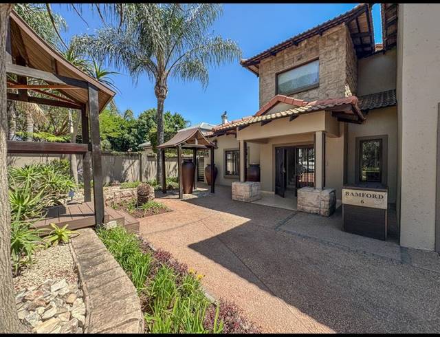 5 BEDROOM HOUSE FOR SALE IN MIDSTREAM ESTATE